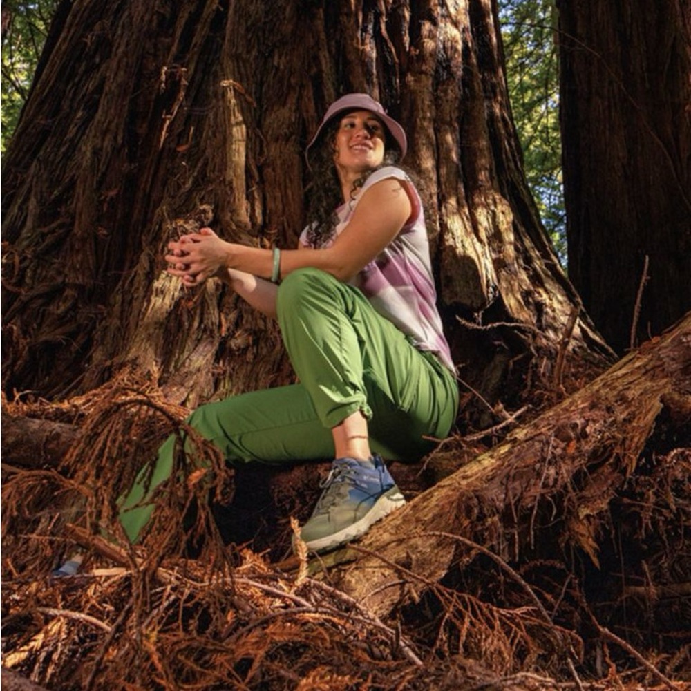 Columbia Women’s Boundless Trek Cargo Pants in Canteen Seersucker NWT
